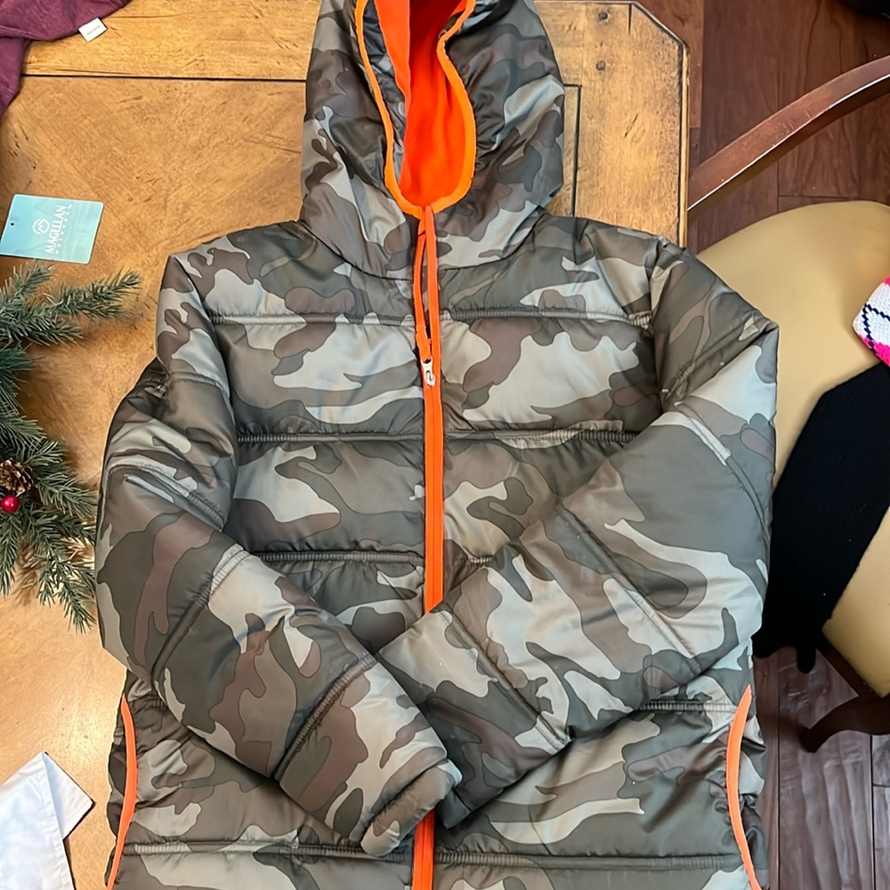 Faded glory kids camo coat size 14-16